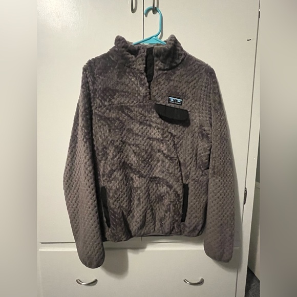 Simply southern sherpa like sweatshirt. Very soft with little buttons at the top - Picture 1 of 5